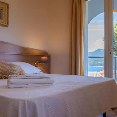 Ochji Di Mare Hotel apartamentowy 3*