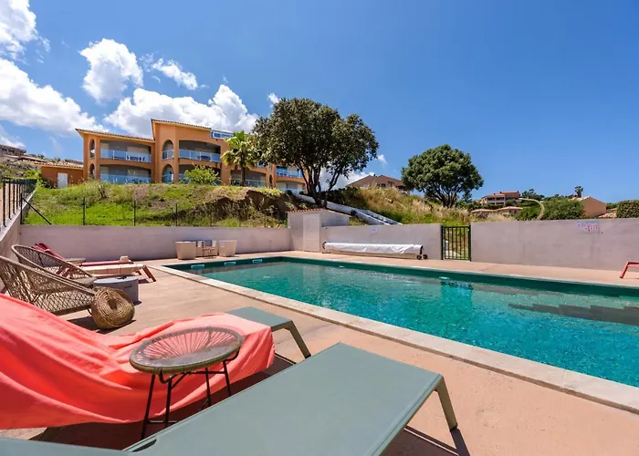 Ochji Di Mare Lejlighedshotel 3*