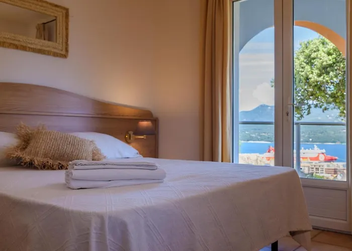 Ochji Di Mare Lejlighedshotel 3*