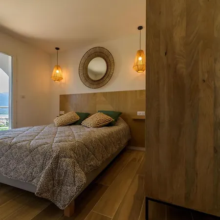 Ochji Di Mare Lägenhetshotell